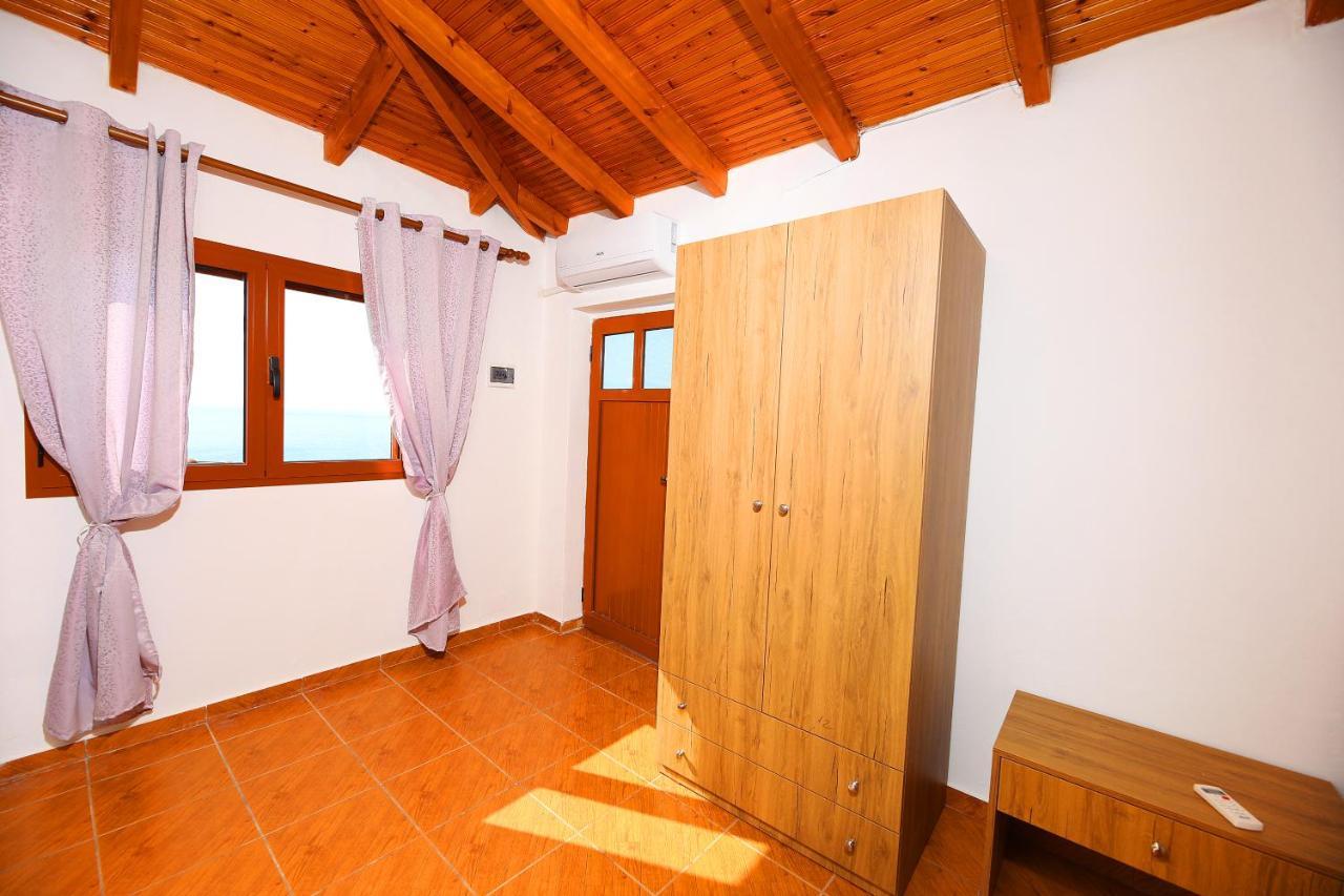 Seascape Villas Vlorë Buitenkant foto